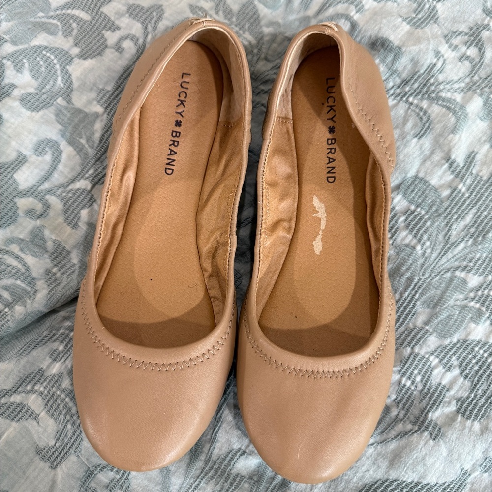 Lucky Brand Tan Flats Minimalist Design size 7.5